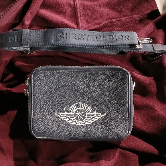 Dior x Air Jordan Messenger Pouch ( Like New ) - Picture 1 of 6